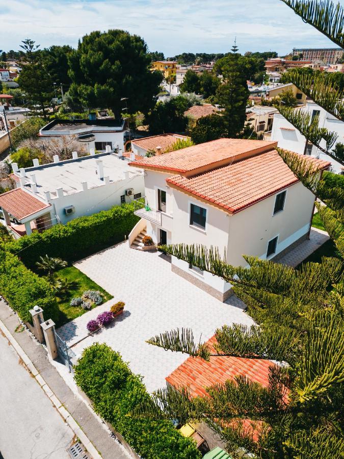 B&B Dimora Mariù Taranto Esterno foto